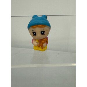 Squinkies Blip Toys Mini Girl Figure Blue Hat Yellow Dress Holding Pet